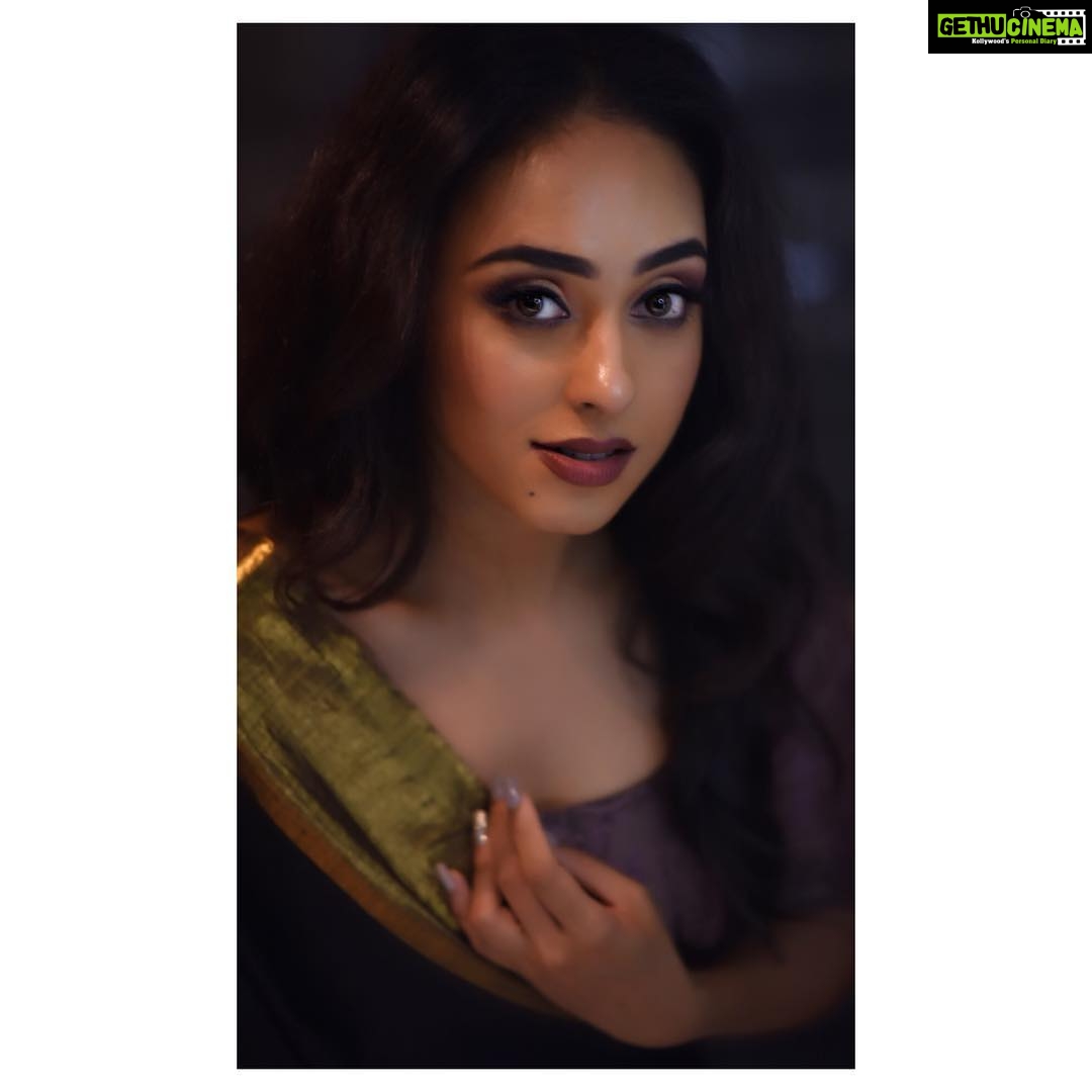Pearle Maaney Instagram - The blur reality... . . stylist/MUAH:@ratikhavenugopal @brideupin sari: @flauntbyratikha cam: matt_atelier