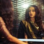Pearle Maaney Instagram – Sometimes I look at the mirror and think to myself “She is my biggest competition” ❤️
stylist: @ratikhavenugopal @brideupin sari: @flauntbyratikha  cam: @matt_atelier