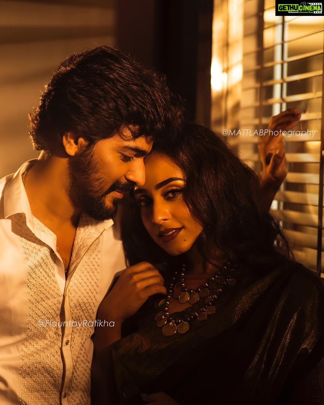Pearle Maaney Instagram - To Love and to be Loved... is the most beautiful feeling ❤️ @srinish_aravind stylist/MUAH: @ratikhavenugopal @brideupin sari: @flauntbyratikha @matt_atelier