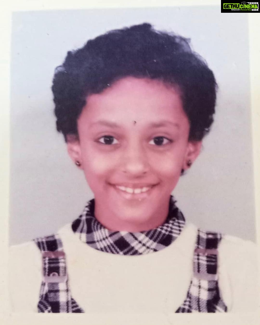 Pearle Maaney Instagram - Stepping into 2019 with a Smile. With the same hope and Happiness that I had... as a little Girl. ❤️