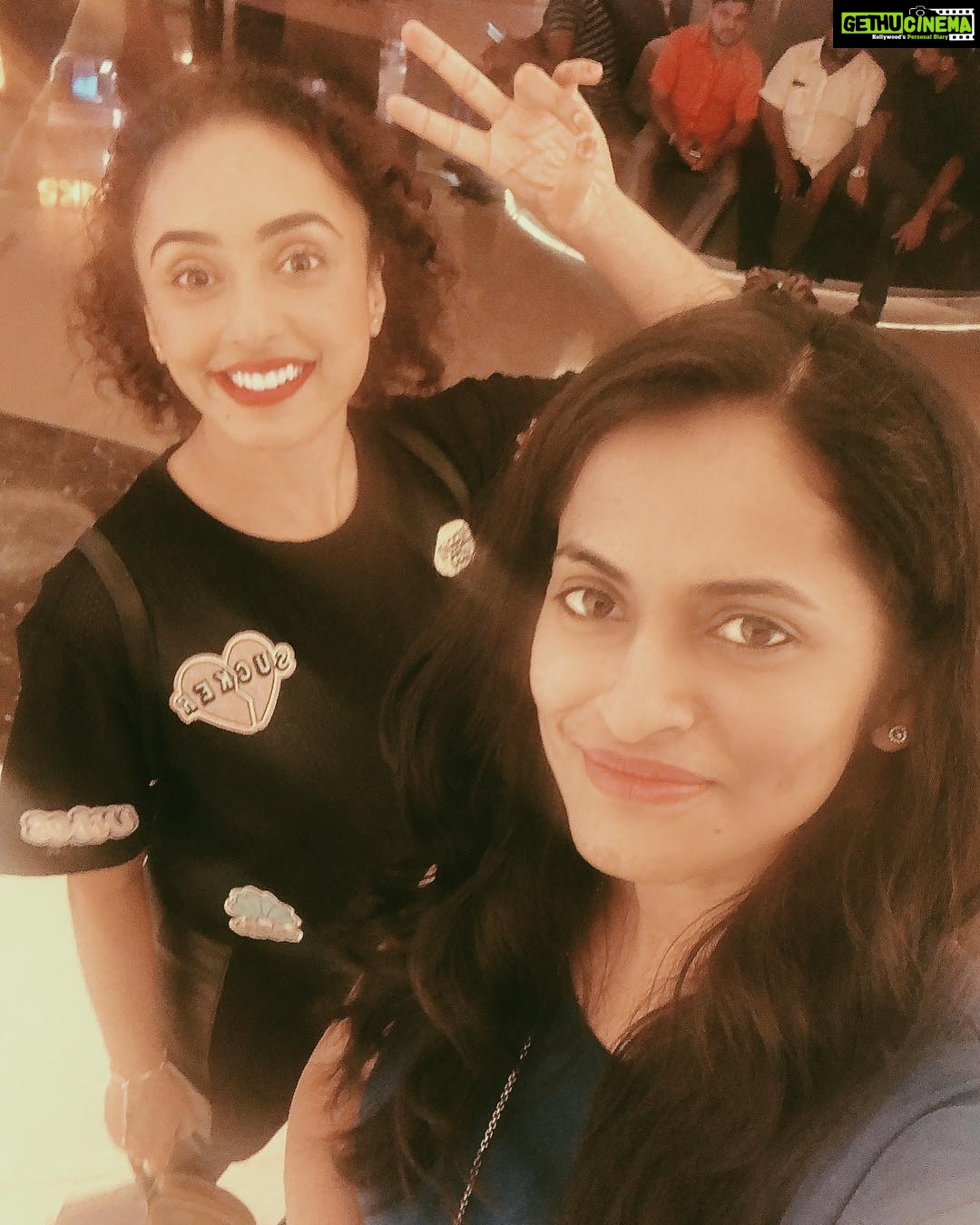 Pearle Maaney Instagram - Celebrating 12 years of Friendship with my dear @neetha.varghese.77 🥰 Now going to watch #ODIYAN. The most awaited movie 🎥 ❤️