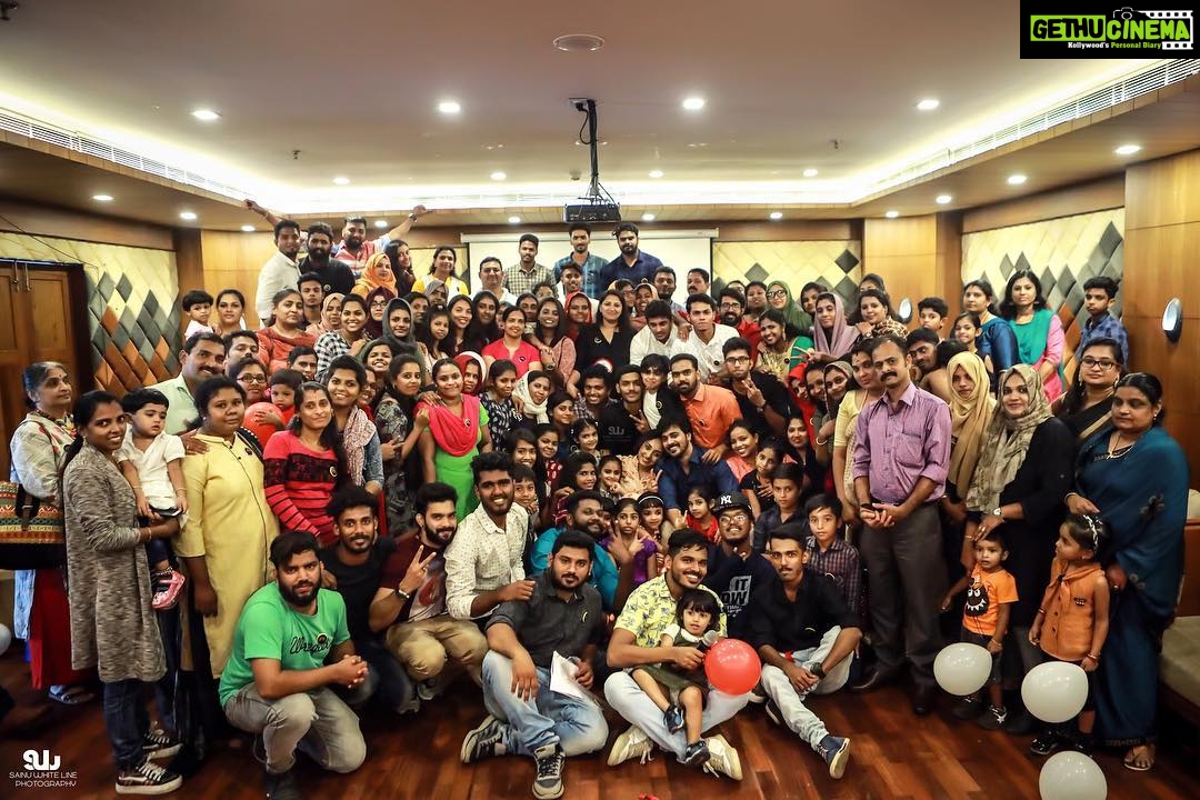Pearle Maaney Instagram - Sharing a Moment from Today’s Meet and Greet. It felt just like a Family get together.❤️🤗 With @srinish_aravind Click by @sainu_whiteline #calicut @pearle_army @pearlish4life @pearlish_tale @pearle.srinish Kozhikode, Kerala, India