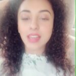 Pearle Maaney Instagram - Follow me on ShareChat !!! ShareChat ID : pearlemaaney I’m going to learn more and explore more Malayalam because we r from the land of coconut trees 🌴 😎