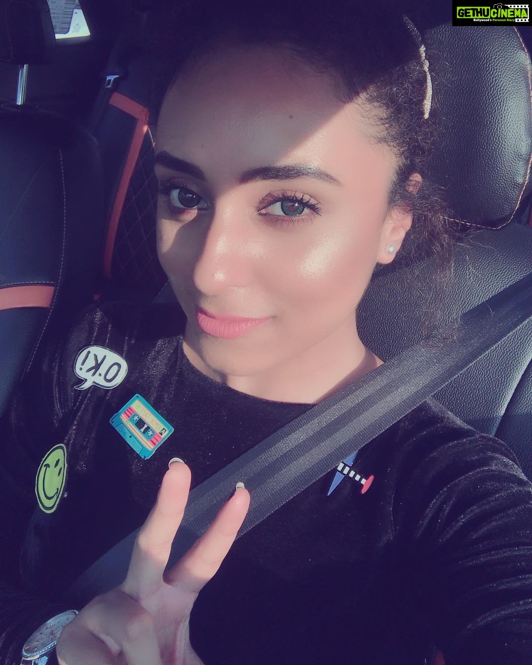 Pearle Maaney Instagram - If you are happy.... I am happy... so be happy.... please.... smile for me ... ❤️😊 I love You! - Pearle & @srinish_aravind