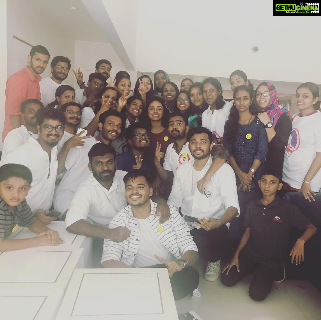 Pearle Maaney Instagram - ❤️ @pearle_army only Love and love is the only feeling that brought us together 👍 #feelingblessed PS: a lot of them are missing in this pic but my love goes out to them too!