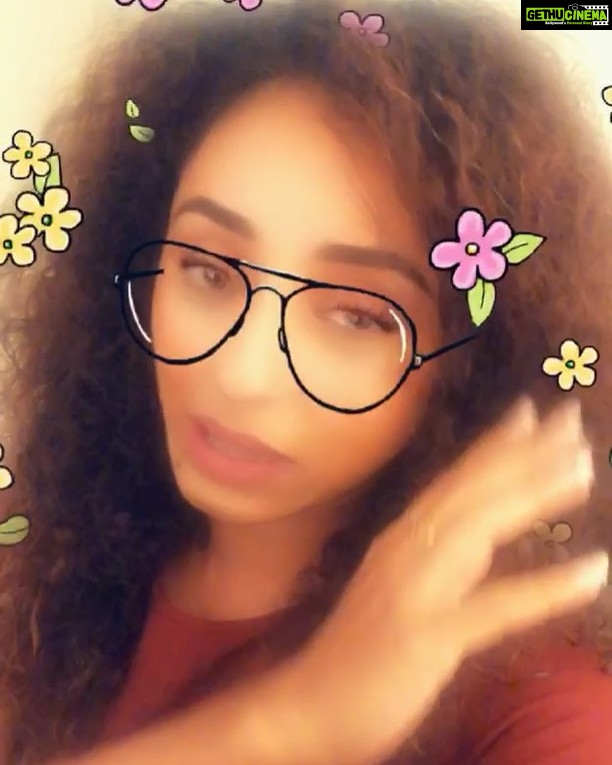 Pearle Maaney Instagram - Peace Love and Music to All ❤️❤️🤗 Life is a beautiful choice you Made. Now that you are here... you might as well experience it to the fullest 😊