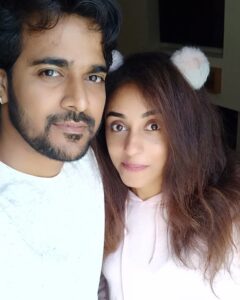 Pearle Maaney Instagram - Back after 100 days!!!!! 😋 #biggbossmalayalam @srinish_aravind ❤️