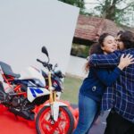 Pearle Maaney Instagram – So this was the Big Surprise! I’m on cloud 9 😍 The fact that Srini thought about gifting me a Bike is what surprised me the most…This  gift had a lot of hidden meanings… and that’s what makes this Super Special. Thank You @srinish_aravind for being the amazing husband that you are. Nila… you have an Amazing Hero to look up to ❤️
.
#bmwg310r 
@bmwmotorrad_in @evmbmw_motorrad 
Event : @eventiaevents 
Clicks : @magicmotionmedia 
Location: @lemeridienkochi