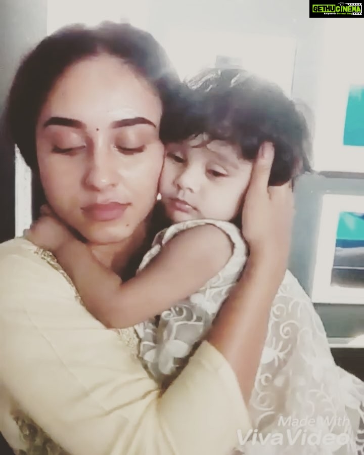Pearle Maaney Instagram - When she fakes a sleepy mood 😴 Zoe baby @realmalkha