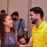 Pearle Maaney Instagram - He reads me like a book! 😀🤦‍♀️ GP Kuttan! @padmasoorya 😎 #Bffs @ajmal_photography_ @realmalkha #d4dance #missingscenes