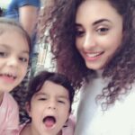 Pearle Maaney Instagram – The little one sneezes in the end coz of my hair 😂🙈