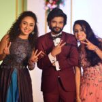 Pearle Maaney Instagram - And then I found this Normal pic! @neeraj_madhav and Deepti ❤️ wishing them a happy amazing , the bestest married life!!! @ajmal_photography_ Thank u @realmalkha for this outfit