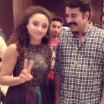 Pearle Maaney Instagram – Because even Mammookka is camera Shy sometimes… 😜
Peace! ✌️
