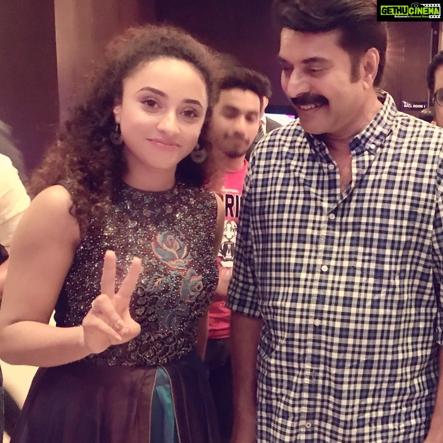 Pearle Maaney Instagram - Because even Mammookka is camera Shy sometimes... 😜 Peace! ✌️