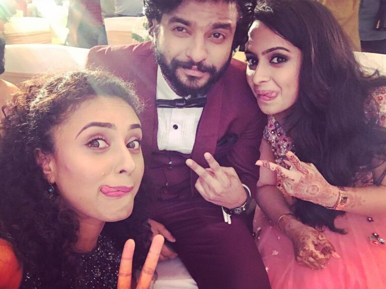 Pearle Maaney Instagram - Wishing these two crazies a happy married life❤️❤️ @neeraj_madhav and Deepti Kutty