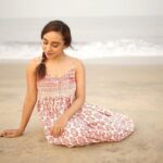 Pearle Maaney Instagram - The Calm before the Storm. 😎 people rarely find me sitting like this.... 🧐🧐🧐look at me! I look so tamed! @sanu_mohammed U shud try becoming a wild Life Photogrpher 😏