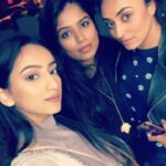 Pearle Maaney Instagram - Sleep deprived but still posing 😀 @ayesha_farooq @dipzsb #bffgoals ❤️ Dubai, United Arab Emirates