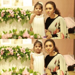 Pearle Maaney Instagram - When the baby starts spilling all your secrets in public 😂 pani paali 😐😐😐 Mia baby 👶 @tadpolphotography