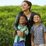 Pearle Maaney Instagram - Swipe Left⏪ Kids make you the happiest ❤️ The little ones were shy to smile because the tooth fairy had visited them previously 😀 @sanu_mohammed click