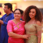Pearle Maaney Instagram - Different levels of Love 😋 swipe to see what I’m talking abt😜 Bhagyalakshmi! Unnai vedamatten! 🤪❤️ Loved her expression in the 4th pic! Couldn’t stop myself from posting it 😃 Costume by @realmalkha Thank u for capturing these @anvarzayan @tadpolphotography
