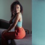 Pearle Maaney Instagram - Live in the Present moment...feel what is around you right now..❤️ @clintsoman photography Thank you @santhoshft for helping me with the work out 🏋️‍♀️ routines... #whoMovie #bodytransformation