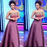 Pearle Maaney Instagram - Thank you @realmalkha for this lovely dress ... Make up and hair : Me!!😜 #midukki #mazhavil manorama