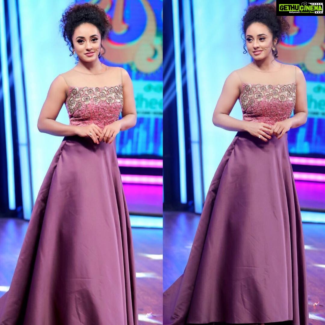 Pearle Maaney Instagram - Thank you @realmalkha for this lovely dress ... Make up and hair : Me!!😜 #midukki #mazhavil manorama