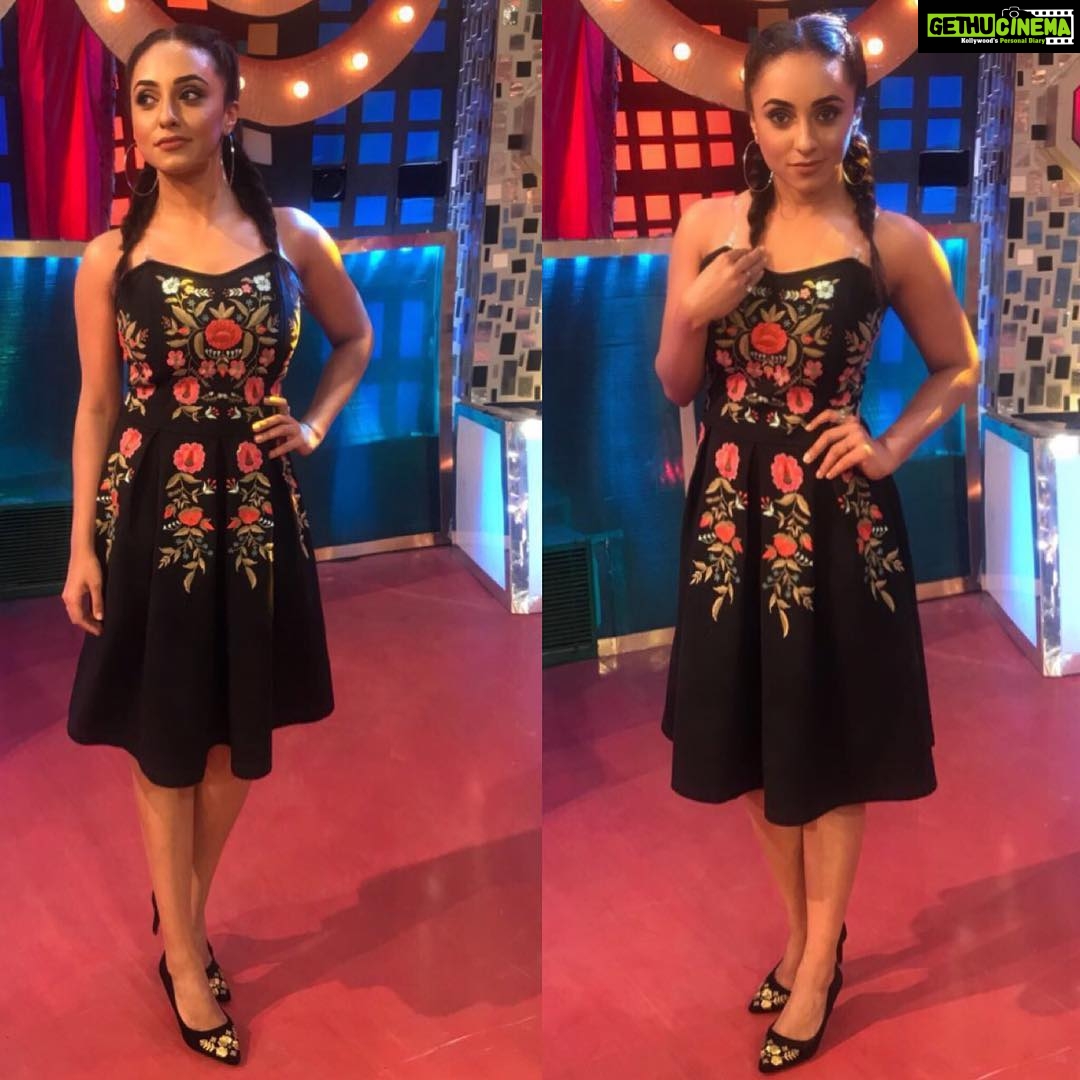 Pearle Maaney Instagram - Caught between a strong mind and a fragile heart... and Iām ready to deal with it . š Make up : myself Hair : @shoshanks_makeup