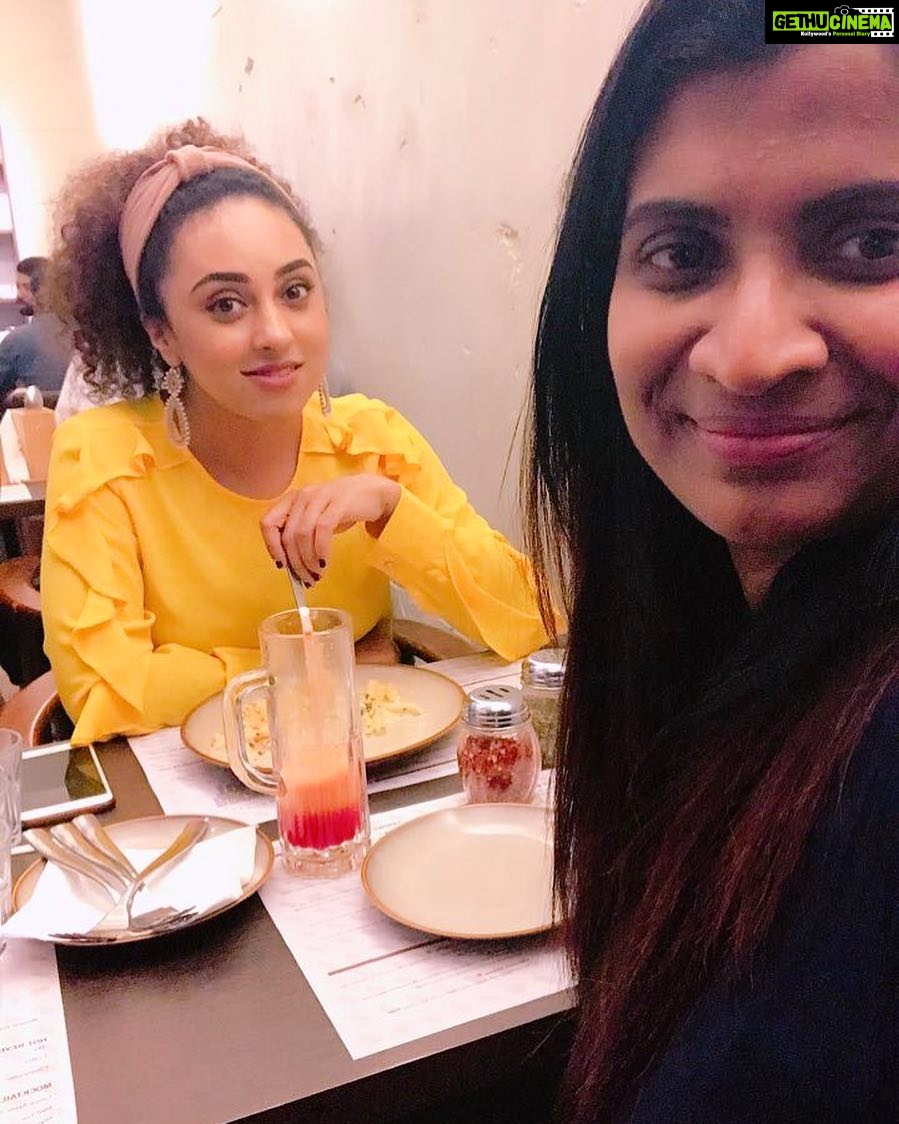 Pearle Maaney Instagram - Happy foodies😋 @shemyofficial Calicut, India