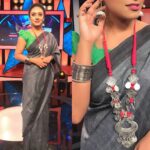 Pearle Maaney Instagram - “When Miss.Green met Mr.Grey... they fell in love at first sight and the silver linings brought them Closer” Tonight’s look on “Maanya Maha Jenangale”... Saree by @aanunobby ❤️ Jewellery by @yektajewells ❤️ #kairalitv Monday to Thursday at 8pm
