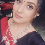 Pearle Maaney Instagram - Happy Diwali everyone!!! ❤️😊❤️ - Wearing @yektajewells