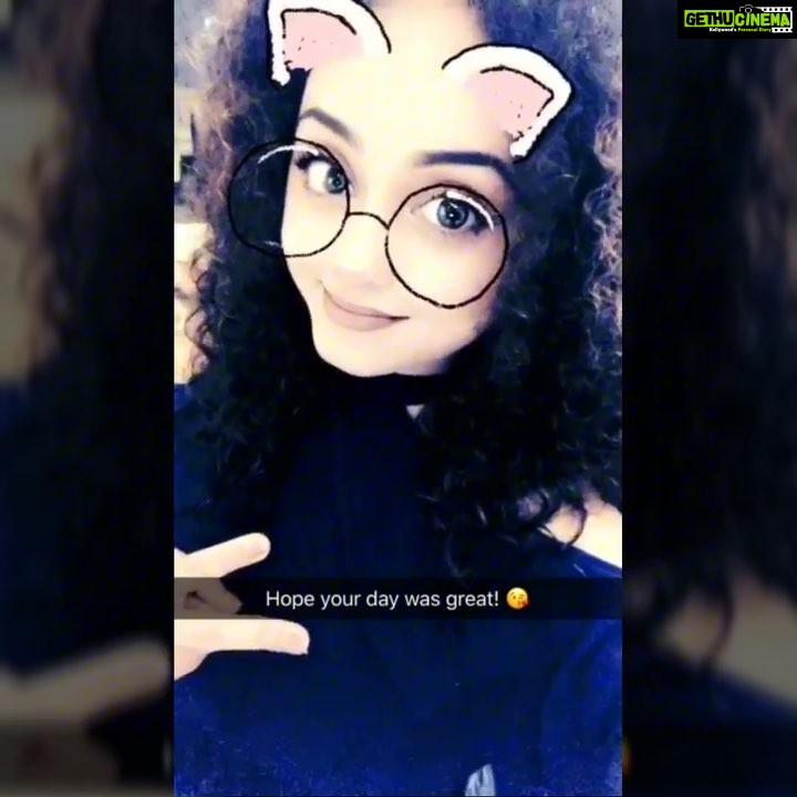 Pearle Maaney Instagram - Hope you guys have an amazing day! Keep your gratitude lines strong! ❤️ Peace Love n Music to All #curlyhair #happyme