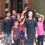 Pearle Maaney Instagram - Meeting kids these days be like Kids : "Hey! Cn I touch Your hair???!" Me : "Sure 🙄" And they take it seriously 😐 PS: I love this Pic anyway 😘❤️ and these kids too! Though I don't know their names 😋