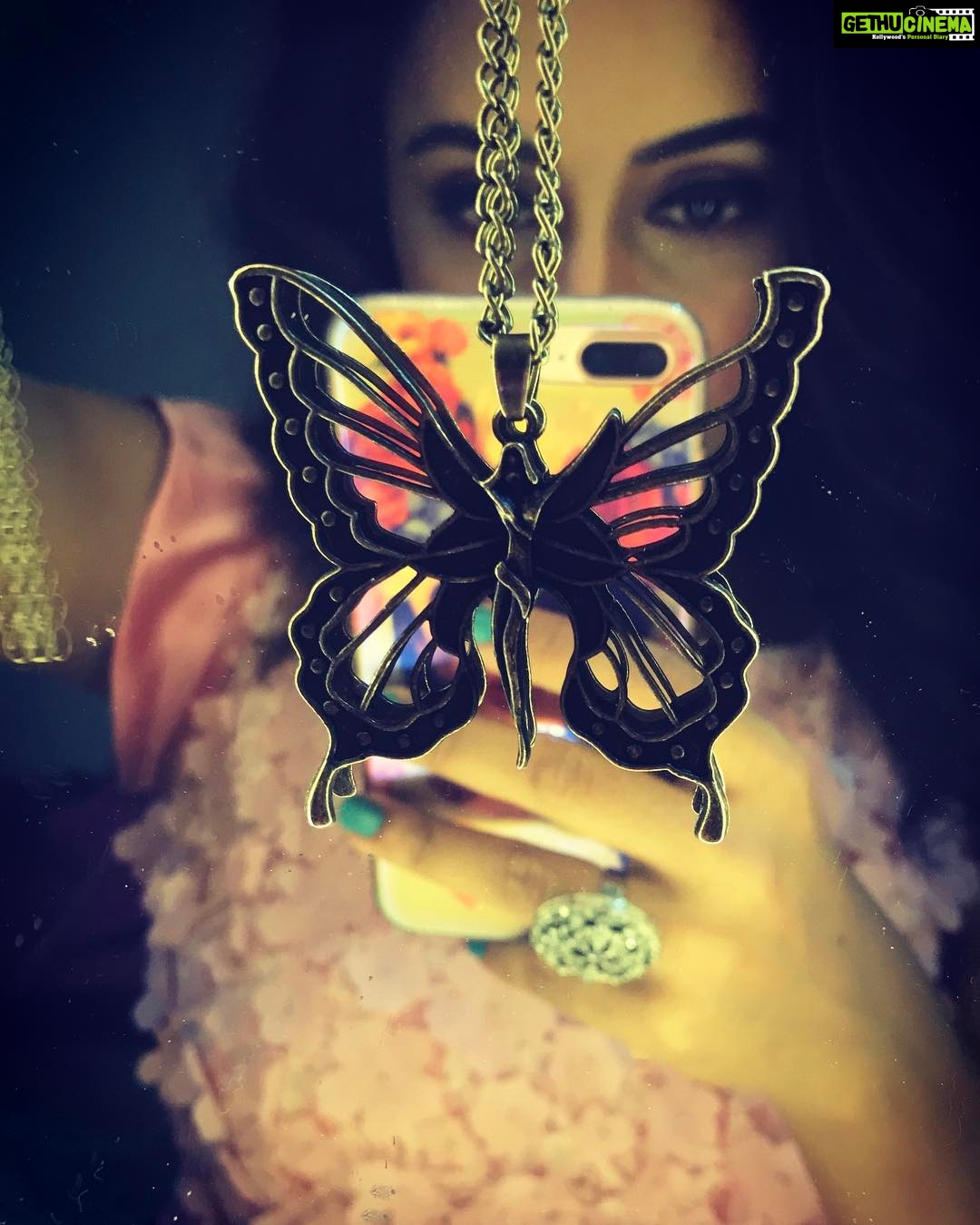 Pearle Maaney Instagram - The Pendant that caught my mind... shud I keep this or throw it away? #confused @zehera_cimi Happy Women's day it is ...to all the butterflies out there who have chosen to fly and not to fly... either way you are beautiful 🦋