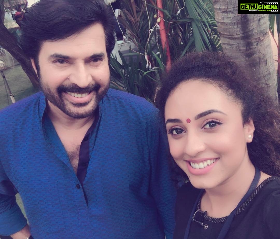 Pearle Maaney Instagram - With our Swantham Mammookka❤️😊 #shyamdhar #movie #kochin