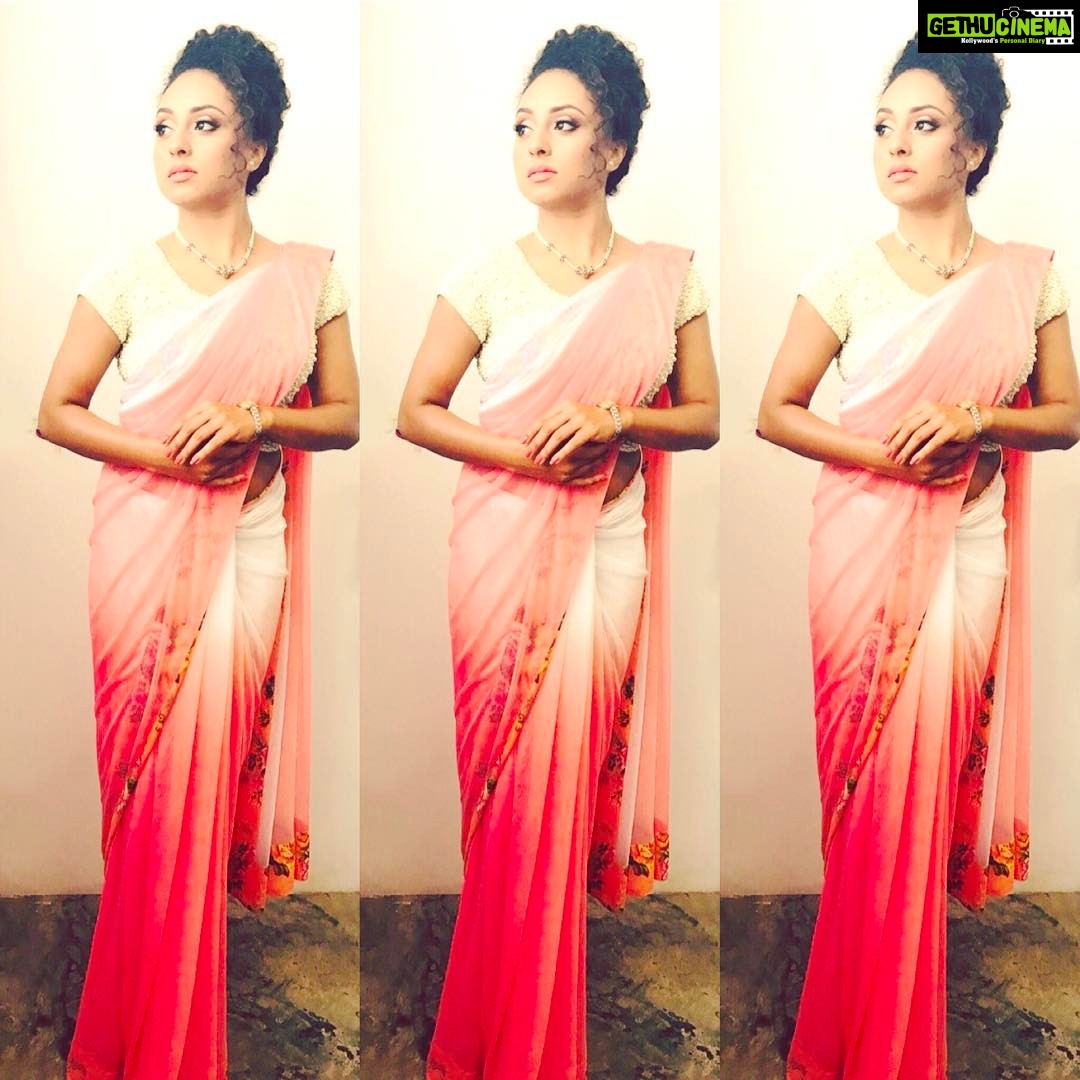 Pearle Maaney Instagram - Wearing Praanah by @poornimaindrajith ❤️😊