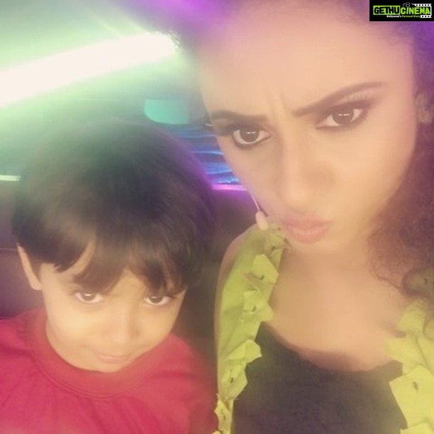 Pearle Maaney Instagram - Wait for the last expression 😄👌 Spending time with Sreehari of Katturumbu ❤️