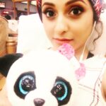 Pearle Maaney Instagram - Travelling to Banglore with this cutie 😘❤️ My Fav travel partner. #blueeyed #panda #traveldiaries