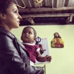 Pearle Maaney Instagram - Was shooting in Nelliyampathy forest... for the past 2 days... Met a lot of people there and even visited a house next to the place i stayed..they fed me with amazing food..we talked and even sang this babys fav song .towards the end he tried to join me..😚 achooda☺ Poomaram is everywhere 😊 his name "Fabilo"