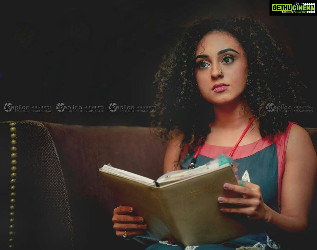 Pearle Maaney Instagram - Candid. LOST in No ThoughtS. That moment when your hit the reset button and go blank😆