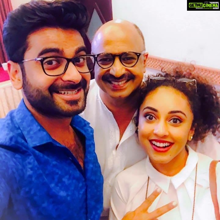 Pearle Maaney Instagram - Ikka and Us! ❤️ Siddique Ikka #kappirithuruthu #promotions #Dec 9th release
