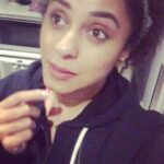 Pearle Maaney Instagram - Dubsmashing through the night 😎 #Melbournediaries #nocturnal #needhelp😑