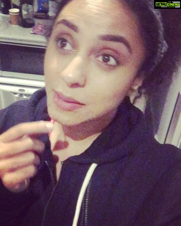 Pearle Maaney Instagram - Dubsmashing through the night 😎 #Melbournediaries #nocturnal #needhelp😑