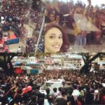 Pearle Maaney Instagram - I LOVE YOU CALICUT!!!!!! ❤️❤️❤️❤️😘😘😘 Inaugurated Surabhi Silks Today and the love i experienced has charged me so much!!!! #Ramanattukara Is Full Of Love. Wanted to take a selfie with each and everyone of you😋