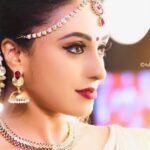 Pearle Maaney Instagram - It takes a lot of effort to be a strong woman... The one who has faced the most hurdles, is the one who has travelled the most towards success... ❤️ Onam is On its way! 😊 @adwaithshinephotography