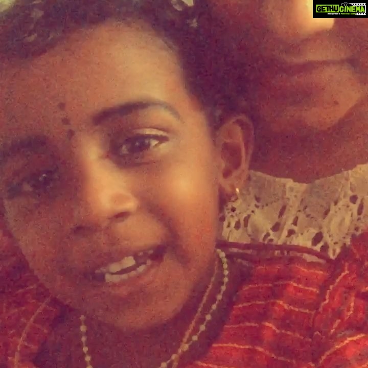 Pearle Maaney Instagram - It's beautiful how children are taught such positive songs... 😊Met this little cutie during shoot... Jenitta Mariya from Vypin