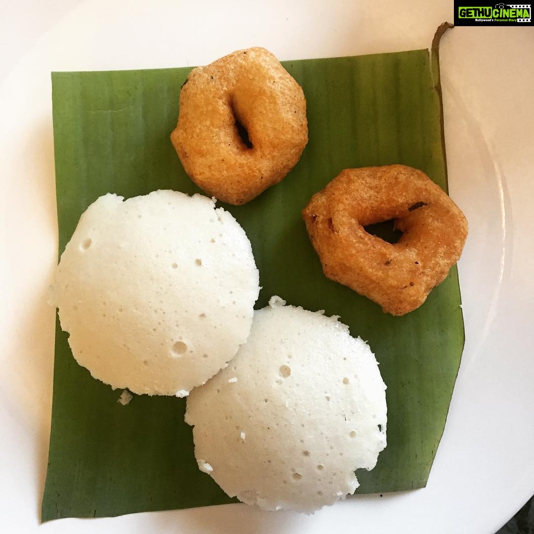 Pearle Maaney Instagram - When your food gives you that evil look ! 😎 My breakfast is cooler than me! 😜