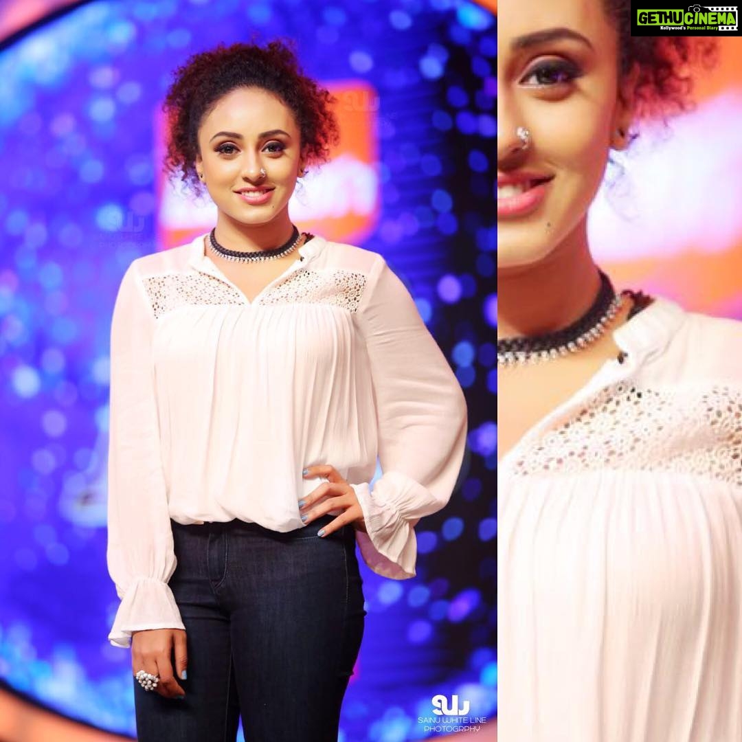 Pearle Maaney Instagram - When you plan your whole outfit around a necklace! Times like these !😋❤️