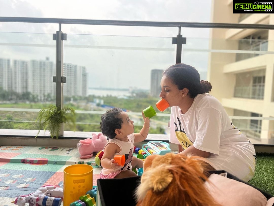 Pearle Maaney Instagram - Chilling with a One Year Old be like 😎 🤡