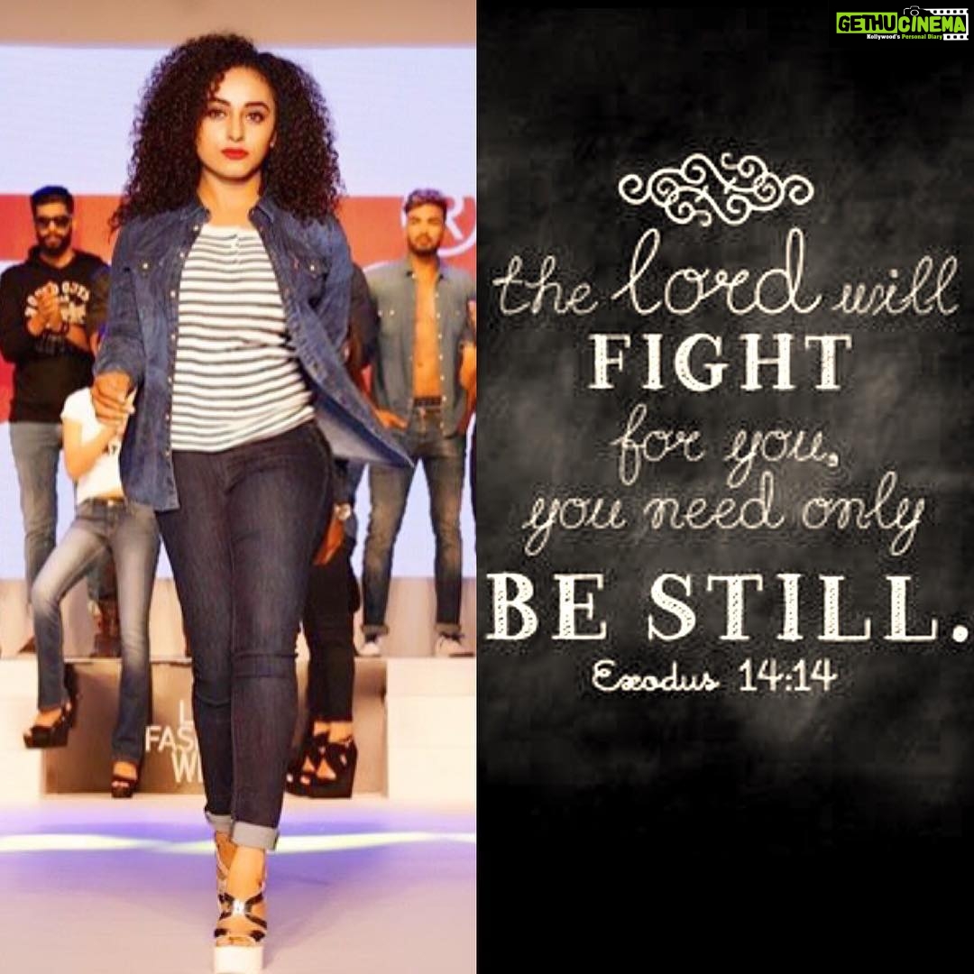 Pearle Maaney Instagram - 😎 #lulufashionweek #showstopper #LEVIS